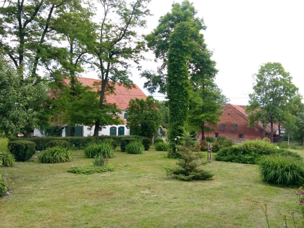 Dwor Mulawki Villa Exteriör bild