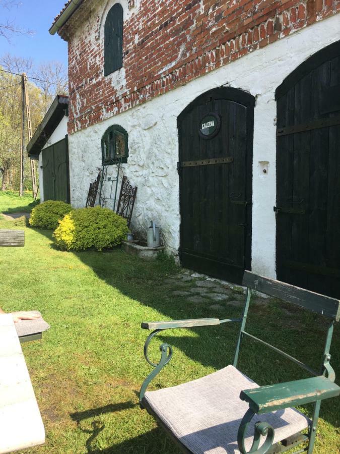 Dwor Mulawki Villa Exteriör bild