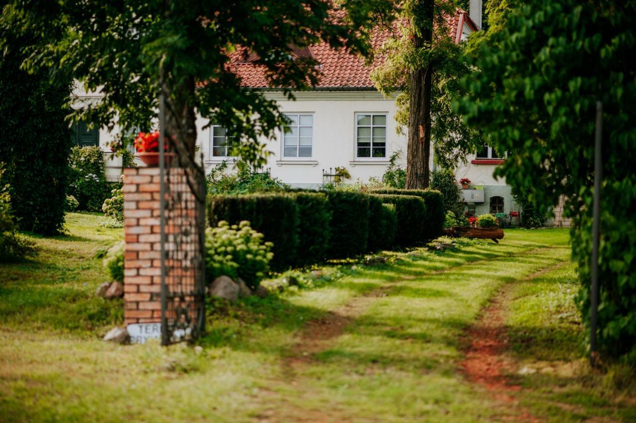 Dwor Mulawki Villa Exteriör bild